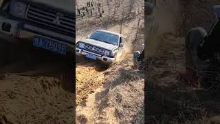 Mitsubishi pajero V6 Off road amazing [upl. by Sremmus]