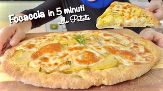 FOCACCIA IN 5 MINUTI alle PATATE 🥔 Croccante ed economica 🥔 di SEMOLA 100 [upl. by Kcirneh]