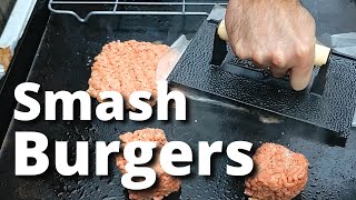 BEGINNER SMASHBURGERS ON A GRIDDLE 2 Minutes Tutorial [upl. by Carolus]