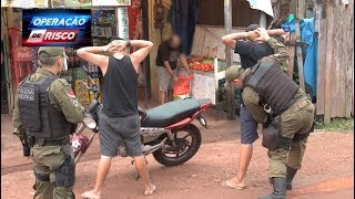 Vizinhos atacam polícia após jovens serem enquadrados por crime de trânsito [upl. by Netsua7]