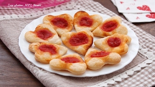 Pizzette di pasta sfoglia  Ricetta per San Valentino [upl. by Enieledam]