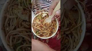 Veg hakka noodle hakkanoodles noodles chawmeen indianstreetfood [upl. by Enneire]