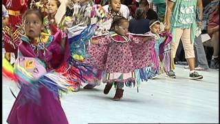 Tiny Tots  2016 Gathering of Nations Pow Wow  PowWowscom [upl. by Schuman]