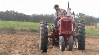 Farmall H plowing [upl. by Malonis]