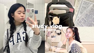 STUDY VLOG🥯 Romanticizing studying desk tour exam week prep what I eat etc [upl. by Hsiwhem468]