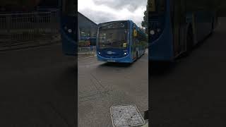 Metrobus Enviro200 6776 YY15 GCO Departs Horsham Bus Station on Route 98 21082022 [upl. by Anneliese]