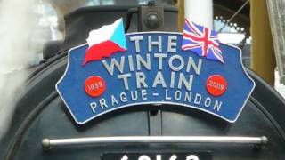 2009 Winton Train in London [upl. by Neeruan555]