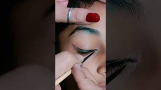 How to apply eyeliner eyeliner lagane ka Sahi tarika shortvideo [upl. by Afatsum442]