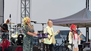 The B52s  quotMesopotamiaquot 61723 Stone Pony Summer Stage Asbury Park NJ [upl. by Talmud]