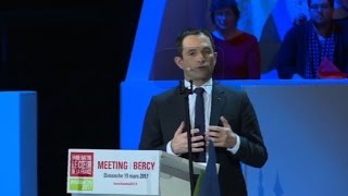 Benoît Hamon en meeting à Bercy [upl. by Severin37]