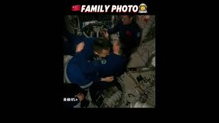 Shenzhou19 taikonauts take photo with Shenzhou18 crew shorts [upl. by Gorman42]