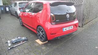 VW UP GTI mit HampR Spurverbreiterung von 15mm Jede Seite [upl. by Debbi624]