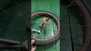 A practical trick with bicycle rims [upl. by Ansell]