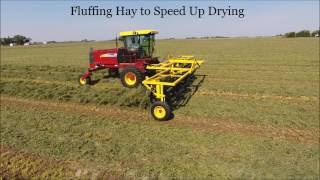 SelfPropelled Hay FlufferTedder [upl. by Cathee945]