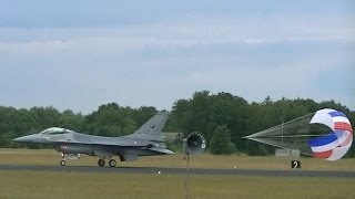 Luchtmachtdagen 2014 in GilzeRijen F16 land met parachute [upl. by Yerga731]