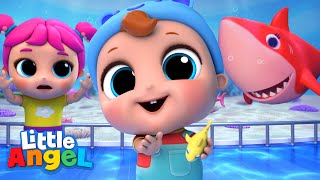 Baby Shark Dance at the Aquarium  Kids Cartoons and Nursery Rhymes [upl. by Erastus]