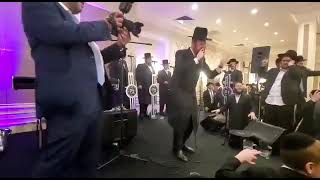 Avrum Mordche Schwartz Singing Kruvim Elyonim At A Recent Wedding [upl. by Turino541]