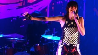 Yeah Yeah Yeahs  Heads Will Roll – Live in Oakland [upl. by Acinoryt]