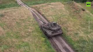 Watch the Russian Crew of a T90M tank Fight in an open Field [upl. by Bonnette]