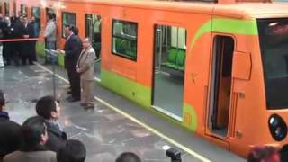 Presentan nuevos trenes de la Línea A del Metro [upl. by Teri]