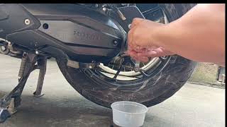 DIY Change Gear oil Honda Click 125i V2 opm praktislang cyrellabradormotovlog op [upl. by Rubina]