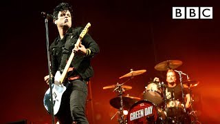 Green Day performs Boulevard of Broken Dreams at Reading Festival [upl. by Annayehc]