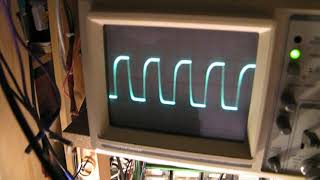 Voltage amplifier 20 Hz10 KHz sine wavesquare wave 02 V in and 4V sin or 8V square out [upl. by Cotsen]