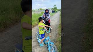 Ditinggal mami jemput kakak keripikkentangmasboy shorts comedy humor youtubeshorts fyp [upl. by Erving738]