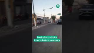 Supermercado em Pacatuba na Grande Fortaleza é interditado por risco de desabamento [upl. by Ashatan]