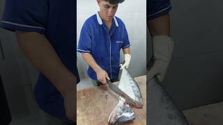 Queenfish  Amazing Knife Skills  How To Fillet Queenfish [upl. by Vivl]