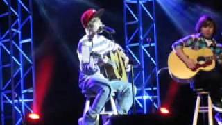 JUSTIN LIVE  One Less Lonely Girl [upl. by Lupee291]