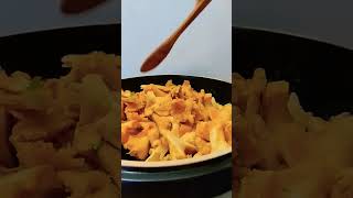 Finferli in padella الوصفة الفطر الاصفر في المقلاة على الطريقة الإيطالية food وصفاتايطالية [upl. by Erminna859]