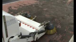 PIQUERSA BA2000H Barredora  Sweeper BA2000H  Balayeuse BA2000H [upl. by Aimahs657]