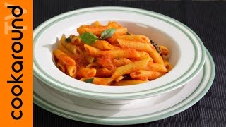 Pasta al pomodoro e basilico  La più semplice e più buona del mondo [upl. by Janik]