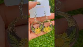 Resin Floral Earrings 🌼 Jewellerymaking resinart shorts youtubeshorts resinearrings [upl. by Hteazile]