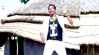 Asne Abate  Maleማሌ  New Ethiopian Music 2017Official Video [upl. by Anaili542]