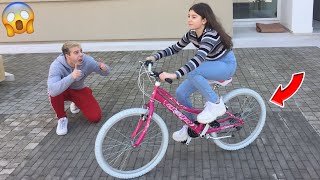 INSEGNO A ELENA AD ANDARE IN BICICLETTA senza rotelle [upl. by Tirma271]