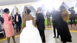 PERFORMANCE UBAKKA CANTA NO CASAMENTO DO MRBOW E LILOCA Salut [upl. by Chalmers]