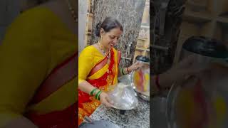 Ak sath 6 roti banane ka asan tarika 😂viralvideo funny comedyfilms comedy trendingshorts [upl. by Aseral]