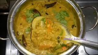 சுவையான பச்சைப்பயிறு குழம்பு செய்வது எப்படி south indian green gram sambar recipe [upl. by Haimerej283]