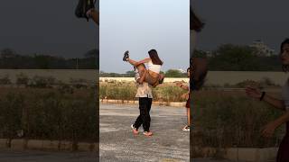 Ye to comedy ho gayi😂 gymnast acrobatics ytshorts couolegoals bloopers bts behindthescene [upl. by Radbourne]