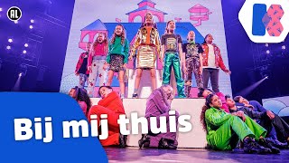 Bij mij thuis LIVE bij DE GROTE SHOW  Kinderen voor Kinderen [upl. by Anirdnajela]