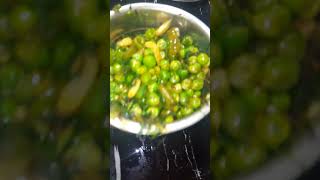 Hare matar ki puri trending ytshorts 2023 food delicious [upl. by Torin]