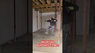 MŁODY NA BUDOWIE CZ 401 śmieszne praca bricklayer humor funnyvideo funny comedy kierownik [upl. by Akli]