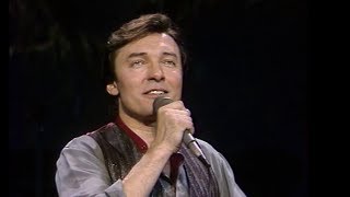 Karel Gott live in Berlin 1983 Traumzeit MemoryBílá from the Musical quotCatsquot [upl. by Kristine915]