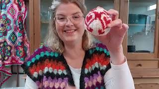 Filmpje 7  Breien aan Go Go Dynamo shawl  Gnorri de Gnoom en een kerstbal 🎄 [upl. by Eilagam]