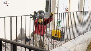 Fabriquer et poser un gardecorps de terrasse en fer  Tuto bricolage avec Robert [upl. by Evy587]