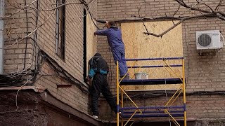 Ucraina Zaporizhzhia bombardata decine di edifici distrutti [upl. by Sukram605]