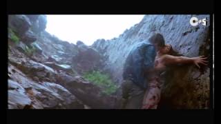 Kissing Scene  Bipasha And Aftab Kissing In Rain  Footpath  YouTube [upl. by Martinic]