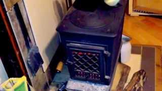 Two Caframo Ecofans Running on Jotul 602 CB Classic Wood Stove [upl. by Duval668]